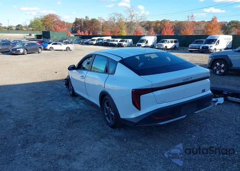 2025 Kia K4 Lxs z USA, uszkodzony, nr VIN 3KPFT4DE0SE066296